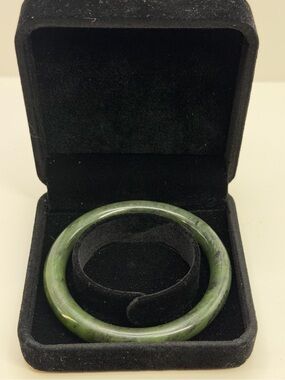 Vtg Nephrite Jade Bangle Bracelet